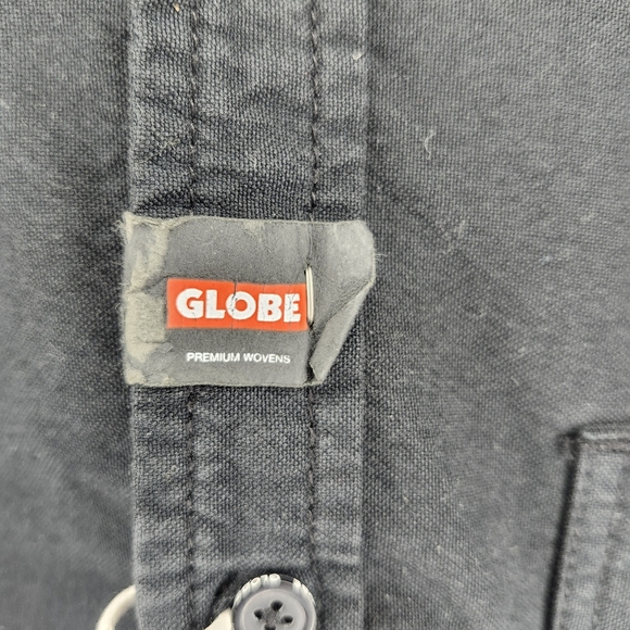 🆕️ GLOBE Foundation LS Button Down- Small - Picture 4 of 5